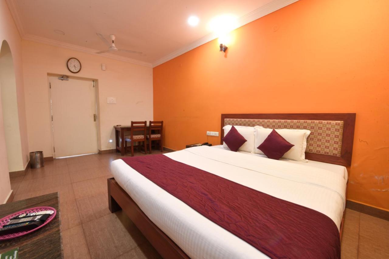 Hotel King Park Pondicherry Bagian luar foto