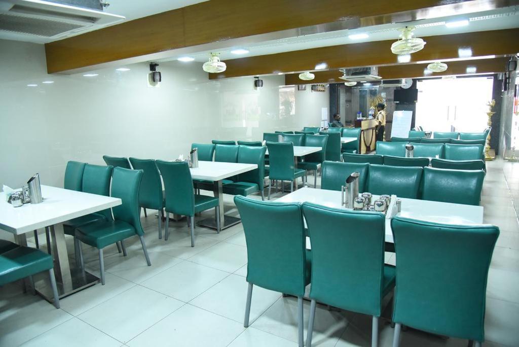 Hotel King Park Pondicherry Bagian luar foto