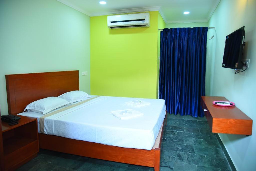 Hotel King Park Pondicherry Bagian luar foto