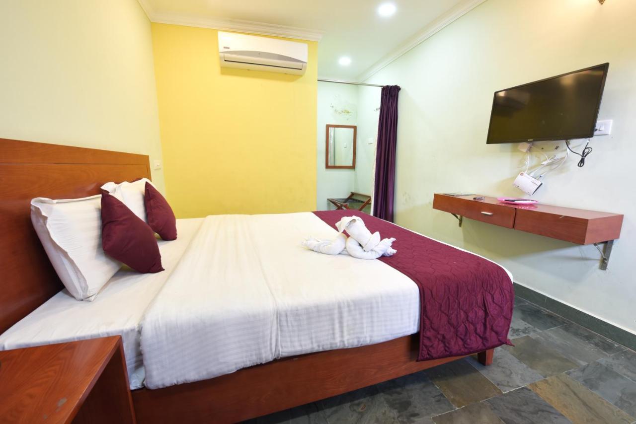 Hotel King Park Pondicherry Bagian luar foto