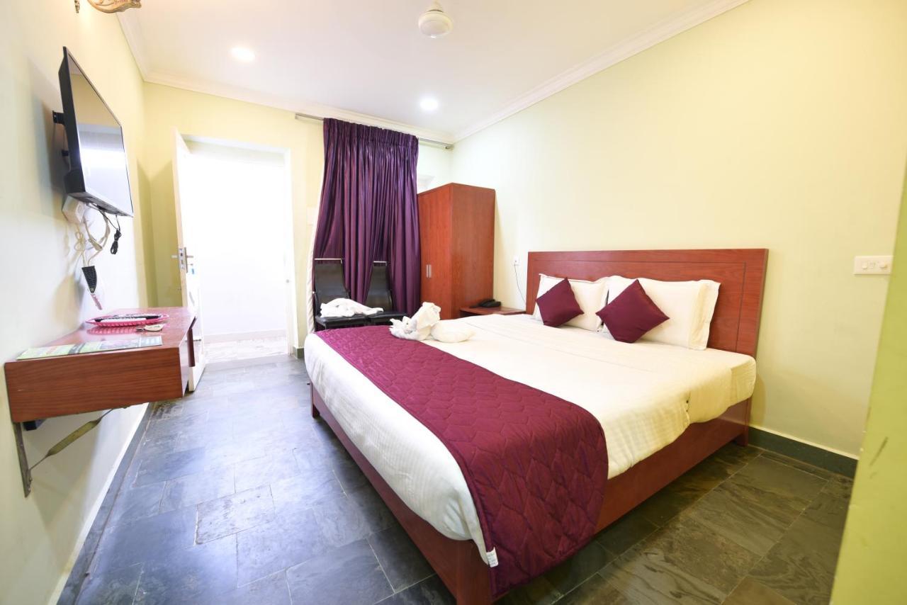 Hotel King Park Pondicherry Bagian luar foto