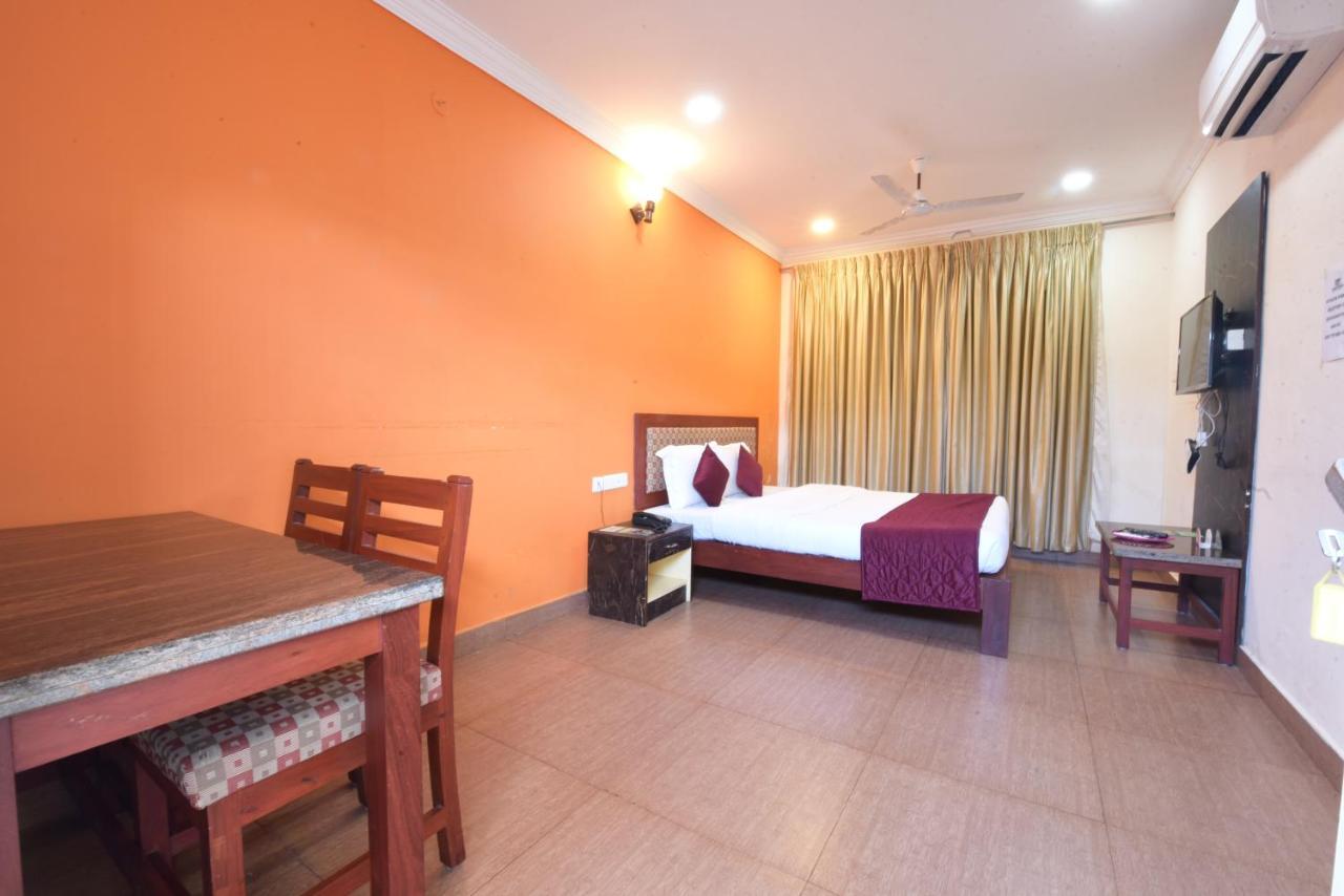 Hotel King Park Pondicherry Bagian luar foto