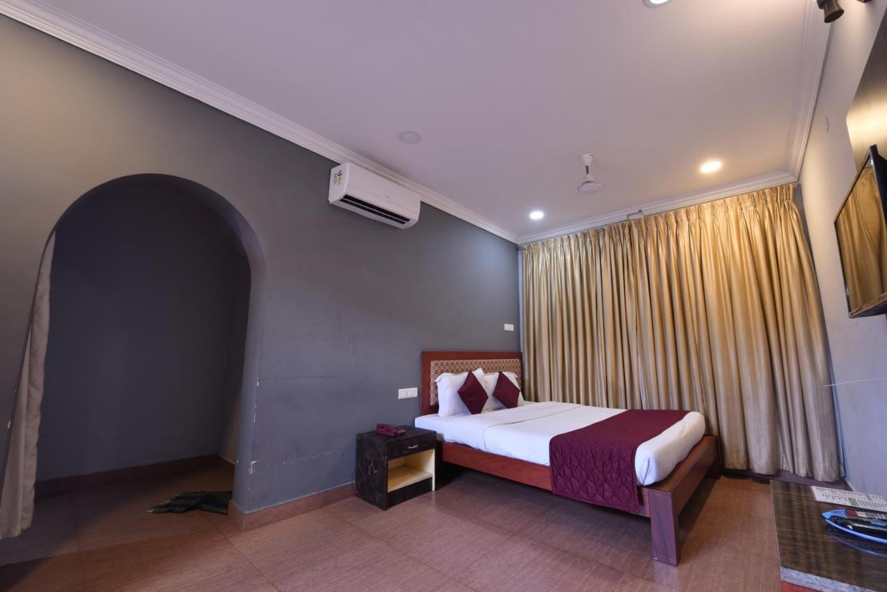 Hotel King Park Pondicherry Bagian luar foto