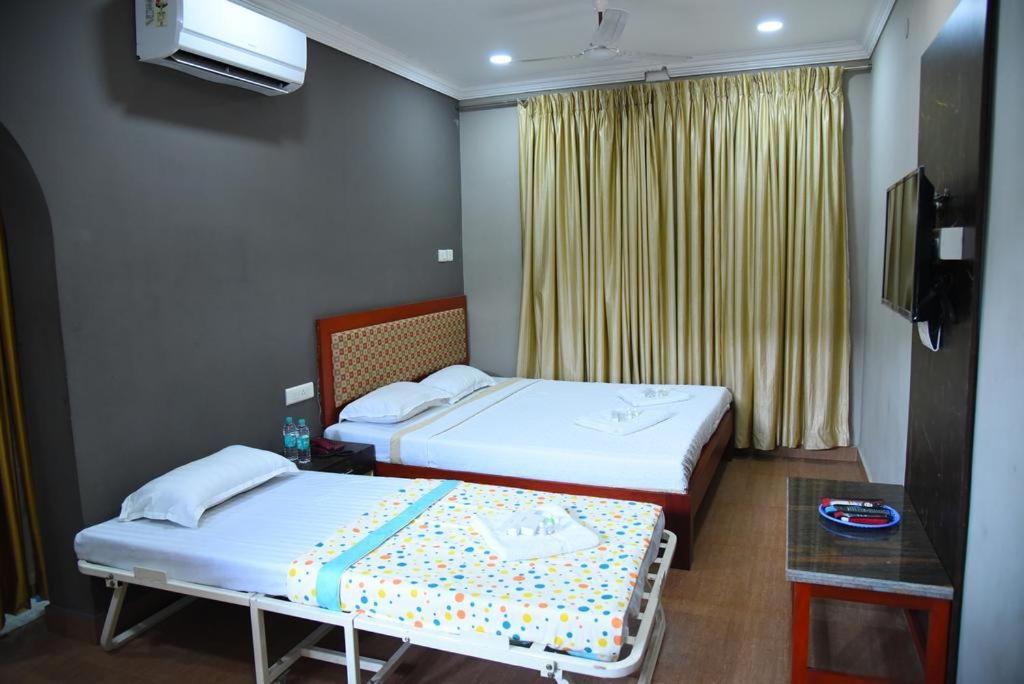 Hotel King Park Pondicherry Bagian luar foto